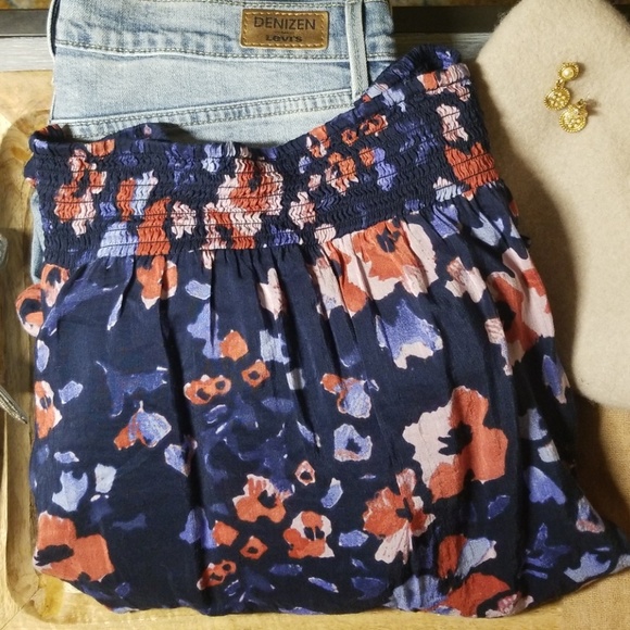 [SOLD] William Rast | Off-the-Shoulder Navy Blouse - Picture 4 of 4